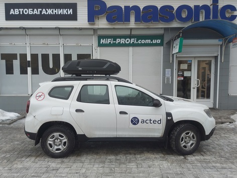 Renault Duster с автобоксом Thule Force 3 S